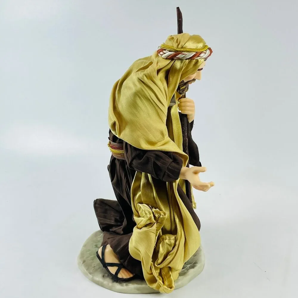 Member's Mark Large Nativity Joseph Figurine 2005 Christmas Decor BROKEN ARM